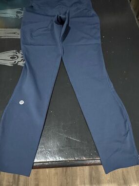 Lululemon Base Pace High Rise Tight 25” Women’s Size 4 Blue Leggings Athletic